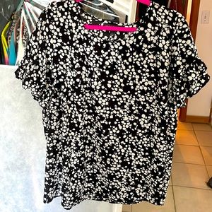 Lane Bryant size 22 black and white top